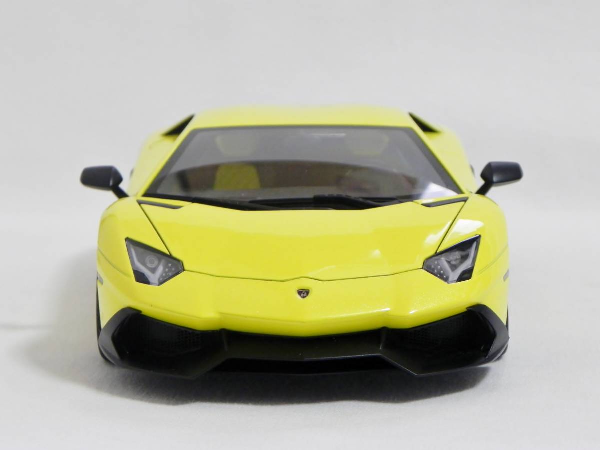オートアート 1/18 ランボルギーニ アヴェンタドール LP720-4 イエロー 