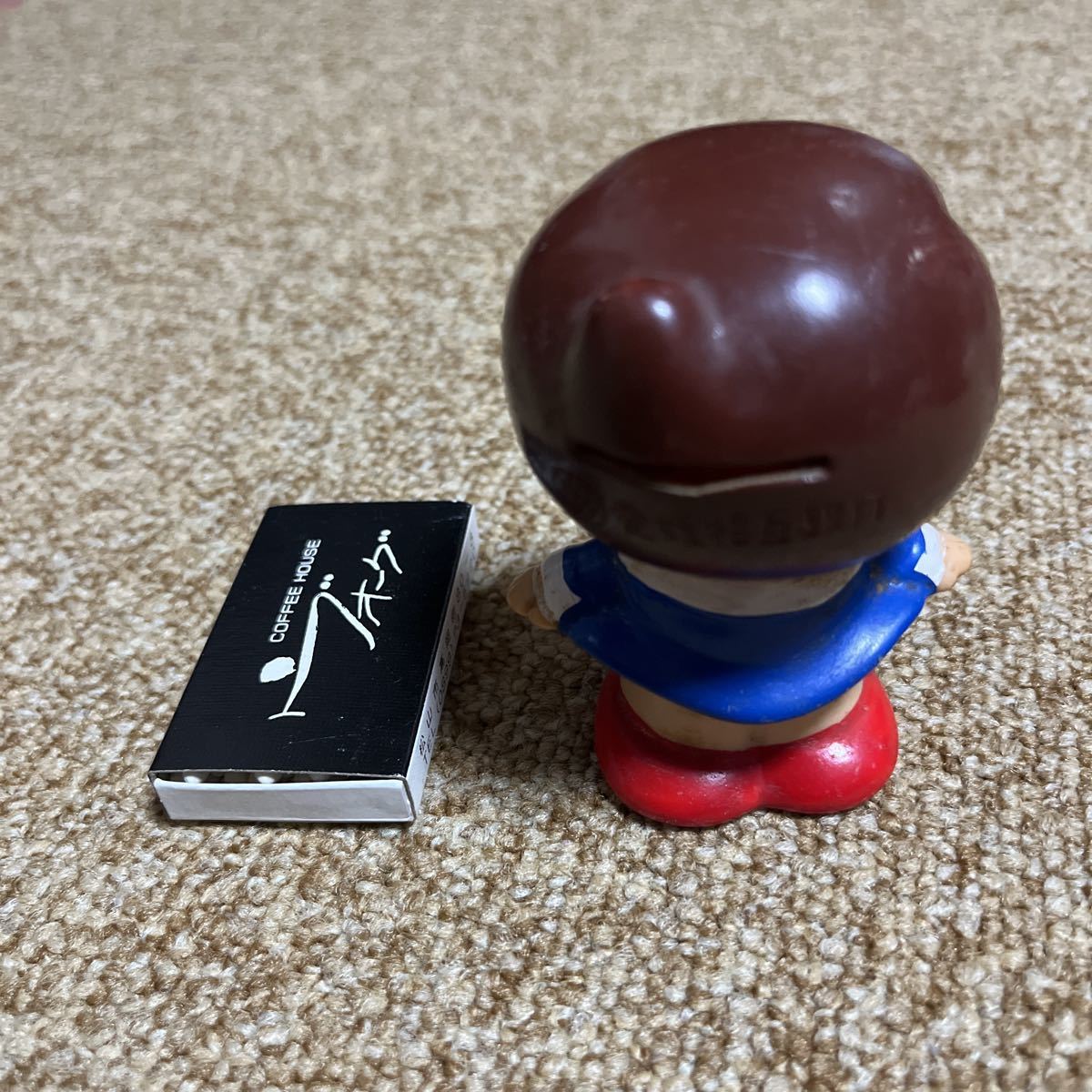 愛媛相互銀行 貯金箱　女の子　白泉社 古い愛媛相互銀行の女の子の貯金箱 (ソフビ) 女の子 愛媛相互銀行 約8.5