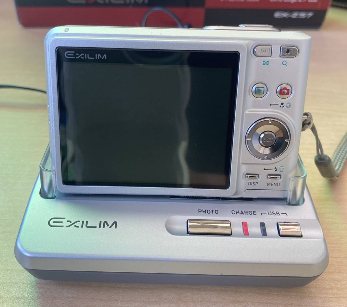 CASIO EX-Z57 EXILIM カシオ コンパクトデジタルカメラ | シルバー