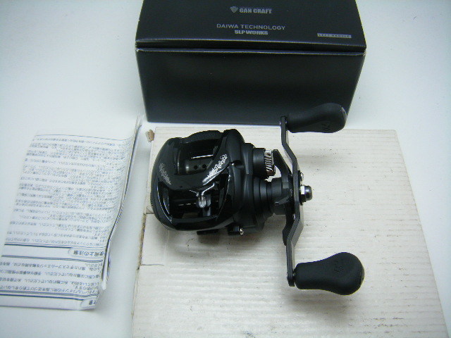 即決！◇新品！ダイワ×ガンクラフト マーゴ 001 左巻き◇SLP WORKS