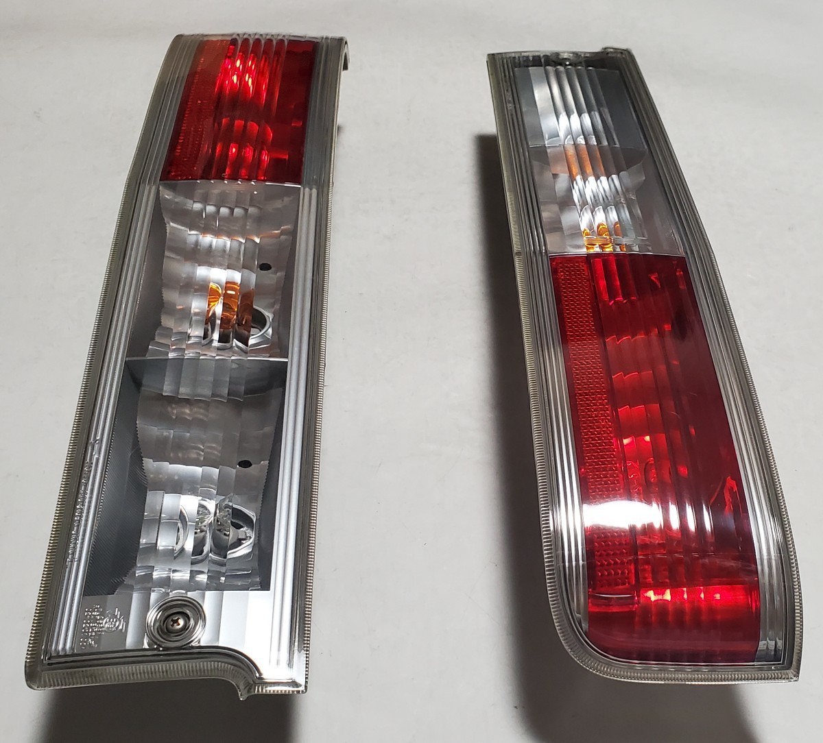 ダイハツ アトレー・S321G/S331G 純正 中期 テールライト/テールランプ
