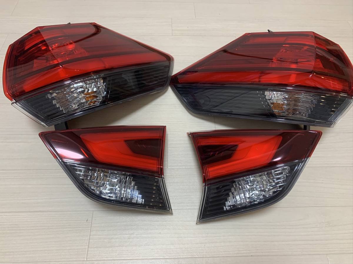 美品 日産 T32 エクストレイル 後期 純正 テールランプ テール