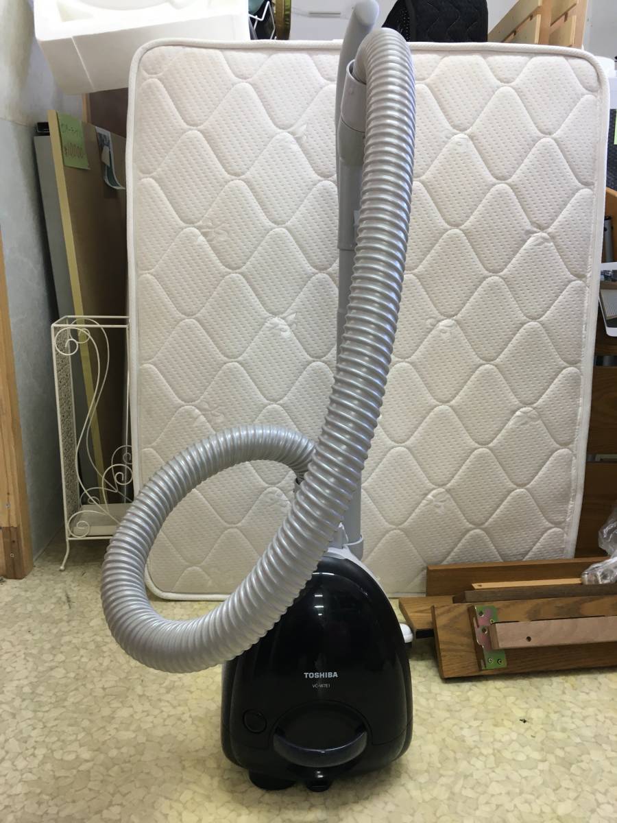 東芝クリーナーVC-W7E1 Kブラック TOSHIBA 東芝 VC-W7E1-K 紙パック式