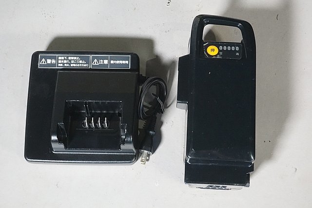 【新品・未利用】Panasonic 電動アシスト自転車 充電器 NKJ074Z パナソニ 【公式通販】 ック 電動アシスト自転車 バッテリー充電器 NKJ074Z