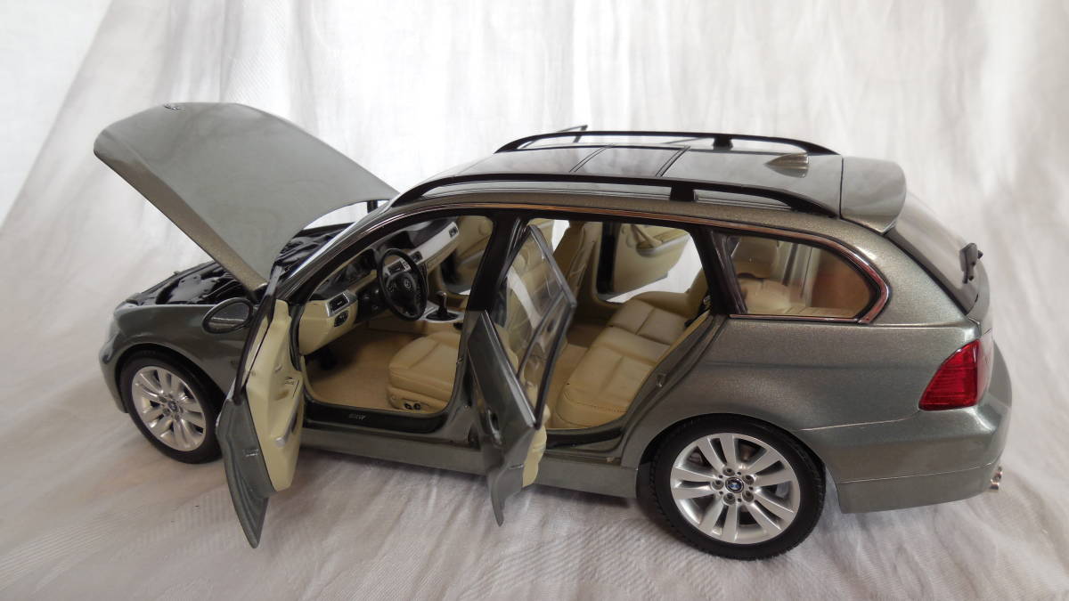 1/18 京商 BMW 330iツーリング E91 1円スタートの売り切り 330i BMW