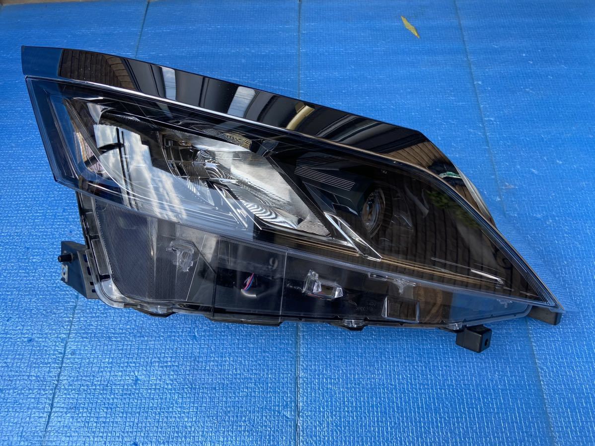 日産 セレナ c27 後期 LEDヘッドライト 右 KOITO 100 23784 29 日産 セレナ c27 後期 LEDヘッドライト 右 KOITO 100 23784 29