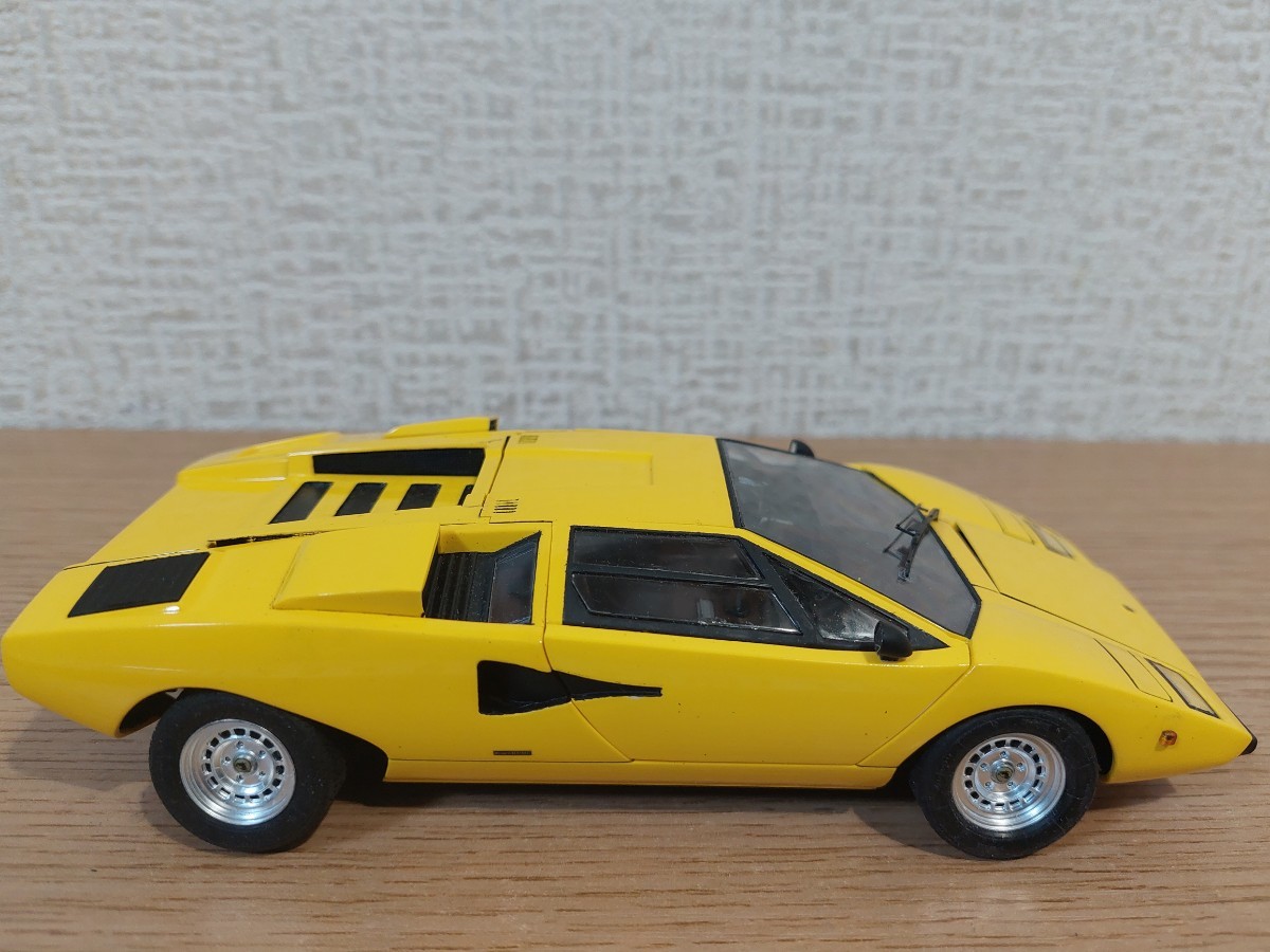 ジャンク】フジミ 完成品 1/24 自動車プラモデル Lamborghini COUNTACH 