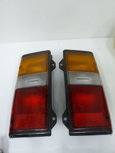日産 キャラバン E24 テールライト テールランプ 純正品 ホーミー 左右 