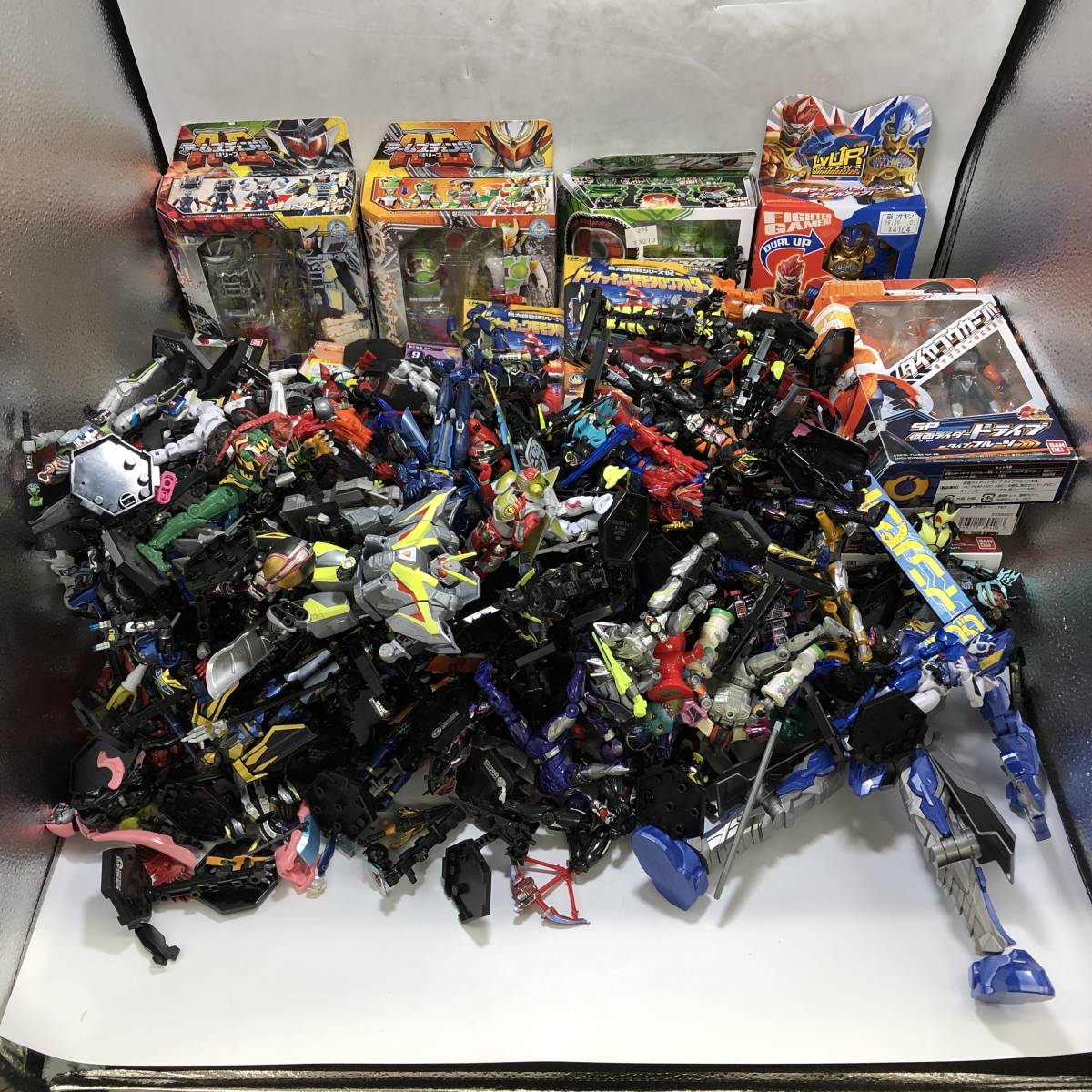 戦隊もの まとめ 現状品／仮面ライダー ウルトラマン 装動 ミニプラ ソフビ フィギュア アームズチェンジ等