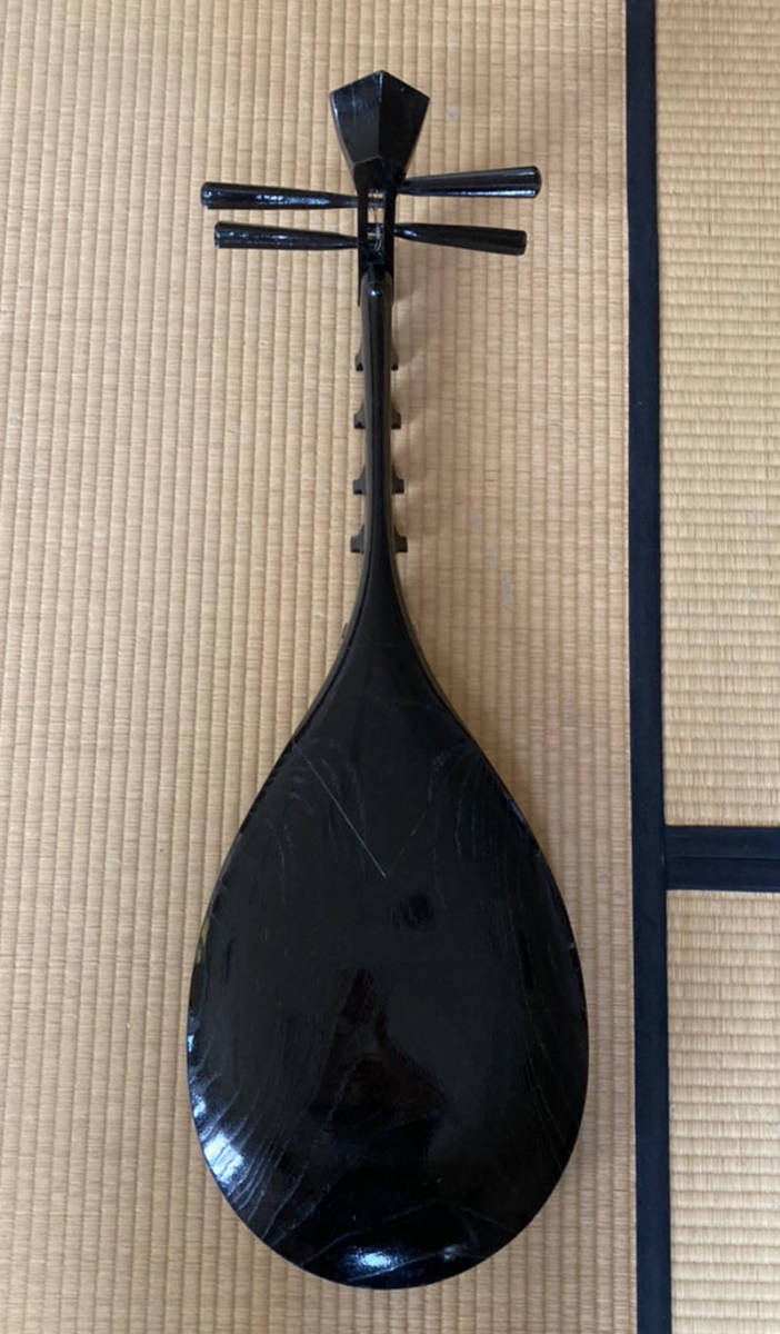 引取限定】胴赤黒塗筑前琵琶 長さ98cm、幅33.5cm 古美術 楽器 和楽器