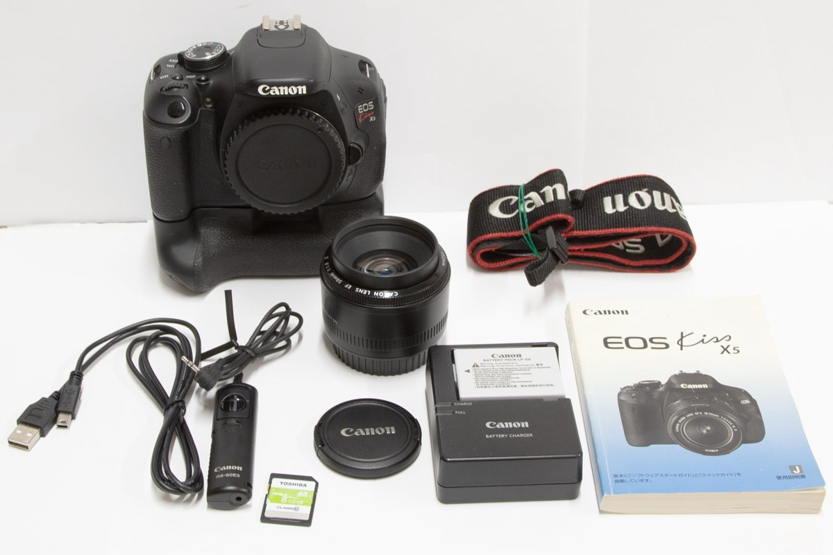 中古 Canon EOS Kiss X5 ブラックボディ 50mmF1.8 & バッテリー  