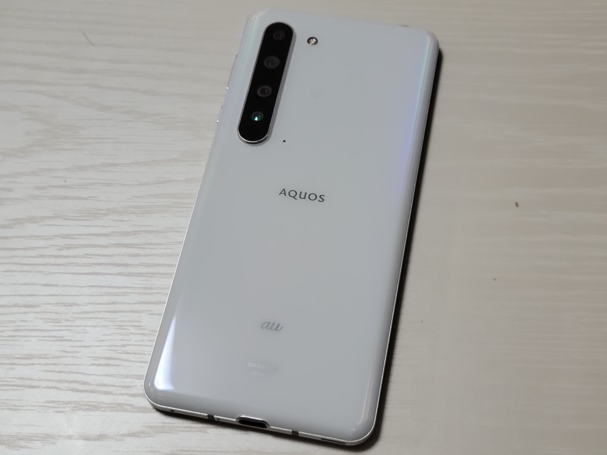 ☆【32223WM】 完動品 au SHG01 SHARP AQUOS R5G オーロラホワイト SIM