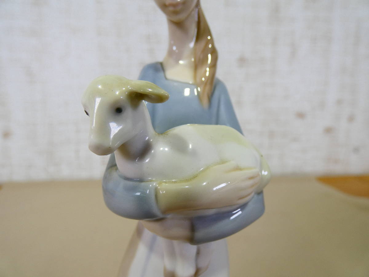 ○LLADRO リヤドロ リアドロ 子羊を抱く少女 フィギュリン 陶器人形 