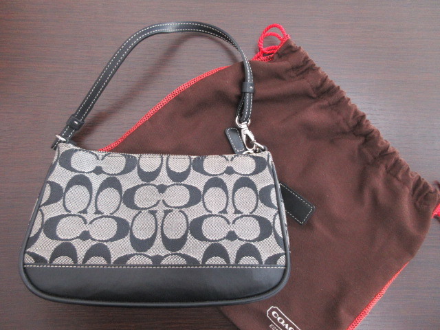 ☆コーチ☆　ＣＯＡＣＨ　シグネチャー　6094　ミニポーチ　アクセサリーポーチ　ミニハンドバッグ　黒　＃31960　