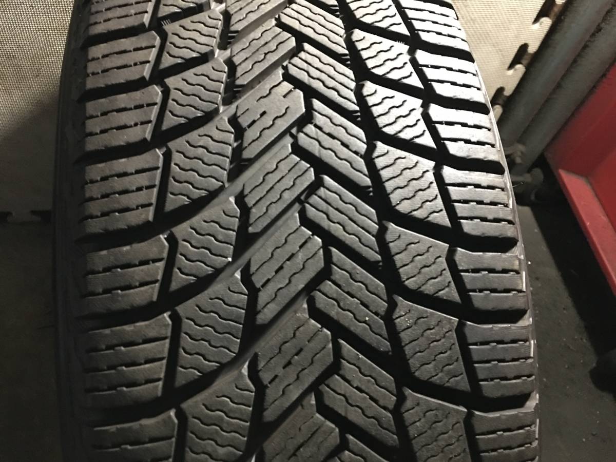 ボルボXC60【235/60R18】バリ山20年製ミシュラン スタッドレスタイヤ