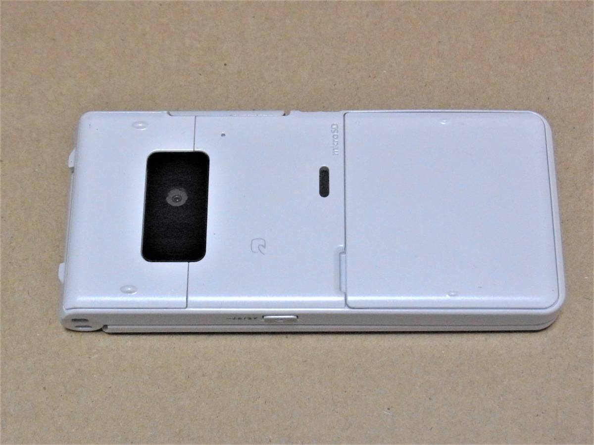 ② docomo 携帯電話 P-01G（中古品 ガラケー 本体のみ ドコモ ケータイ