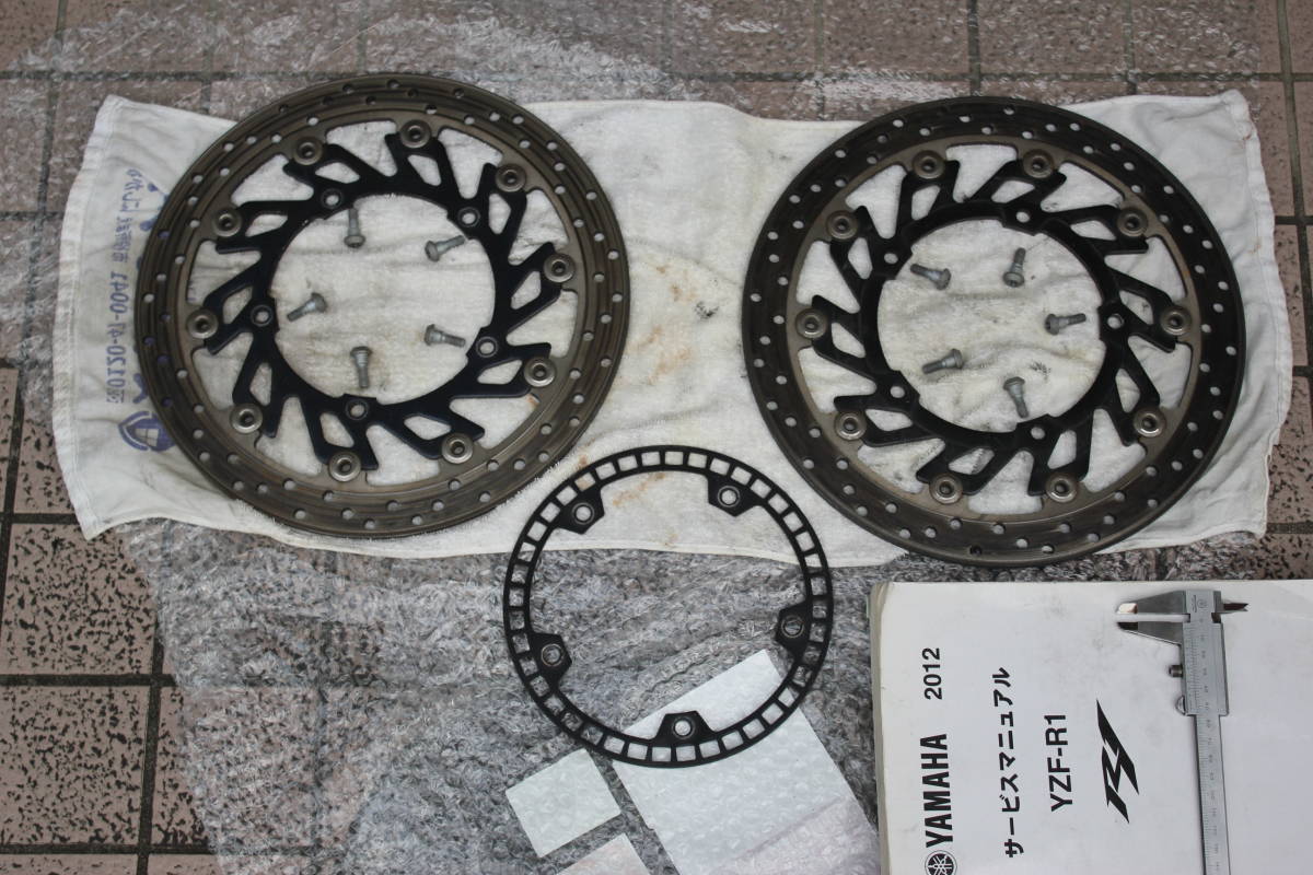 09～14年YZF-R1用フロント純正ブレーキディスク左右set，共に5mm厚，ブレーキディスクボルトと12～14年式用スピードセンサーローターも付属