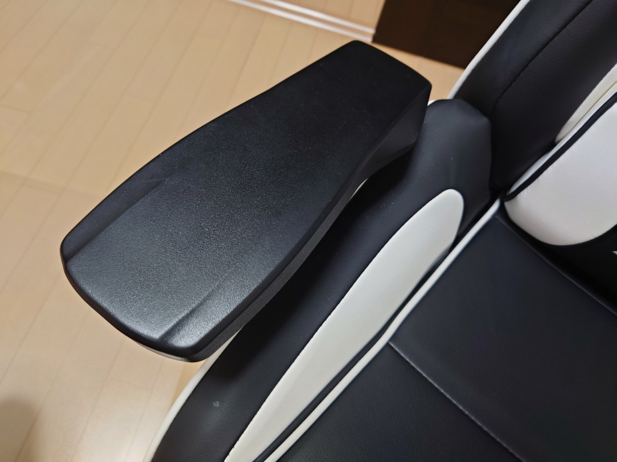超美品 AKRacingPro-X V2/ゲーミングチェア ホワイト/4Dアジャスタブル 