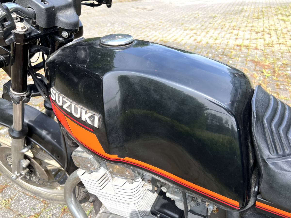 スズキ GSX400E | GS400 | CBX400 | CB400F | Z400J | GT380 | GS425 | ZX400 | ホンダ | カワサキ スズキ SUZUKI バイクブロス スズキ初の4ストGS400は徹底して耐久性を高めた！このバイクに 妥協なきメカニズムと車体構成：スズキGS4001976～1980各部 特徴紹介