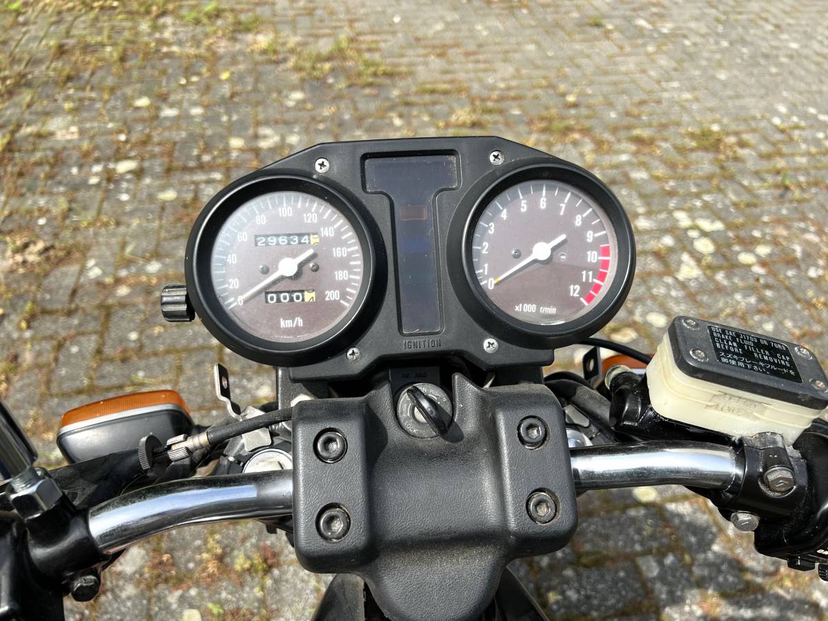 スズキ GSX400E | GS400 | CBX400 | CB400F | Z400J | GT380 | GS425 | ZX400 | ホンダ | カワサキ スズキ SUZUKI バイクブロス スズキ初の4ストGS400は徹底して耐久性を高めた！このバイクに 妥協なきメカニズムと車体構成：スズキGS4001976～1980各部 特徴紹介