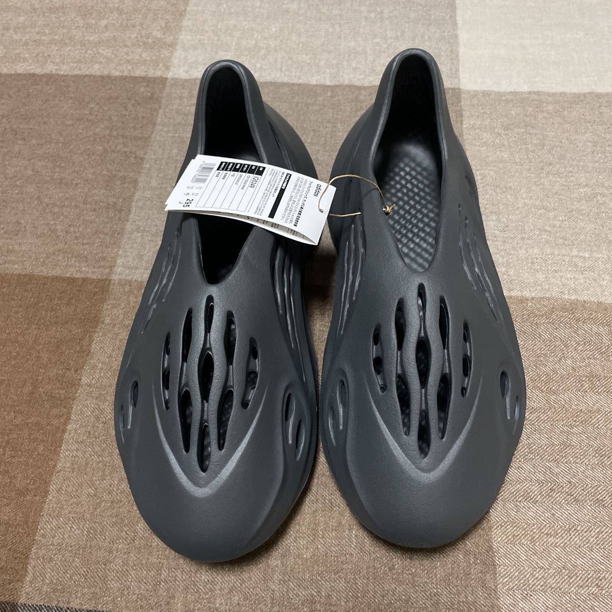 29.5 adidas YEEZY Foam Runner Carbon アディダス イージー フォーム 