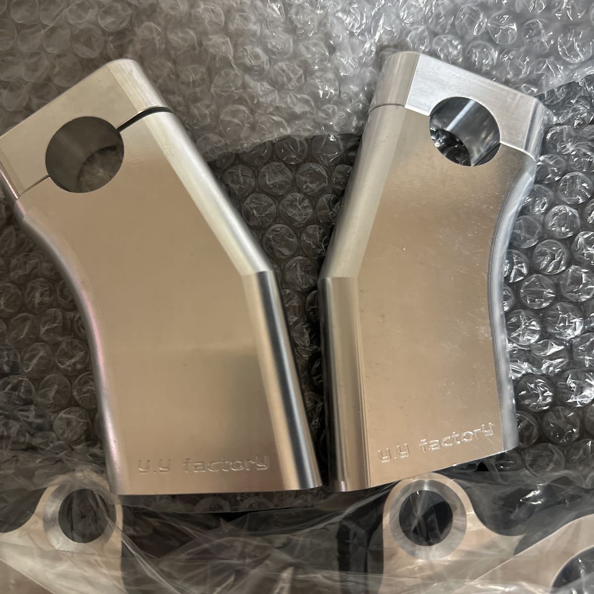 gs400用yyファクトリー製アルミトップブリッジ - メルカリ