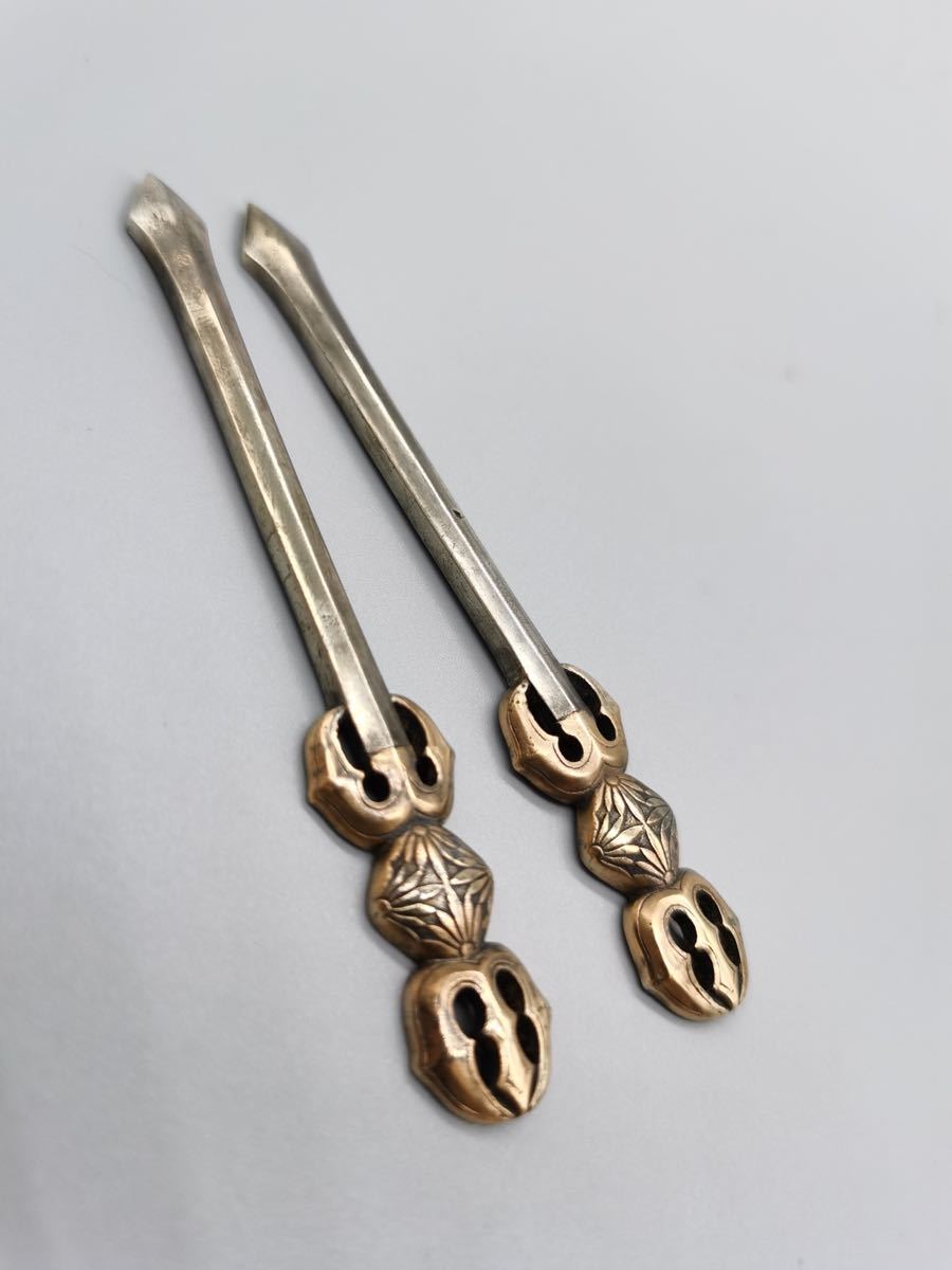 s-024 大三鈷剣目貫 容彫 金銀色絵 日本刀 武具 刀装具 銅製 小道具 鍔