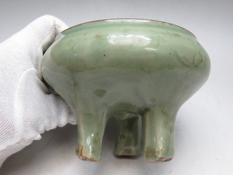 集082304青磁香炉 7572 中国陶器 薄造 黄地神獣文杯 小