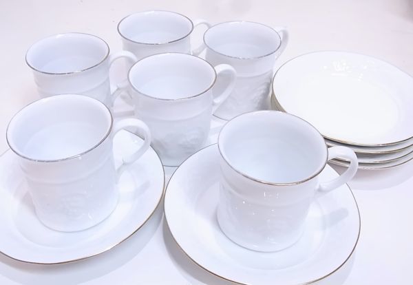 ◆◇①大倉陶園 カップ&ソーサー ぶどう レリーフ 6客セット OKURA オークラ 金縁 白磁 葡萄 茶器 食陶器 レトロ 高級◇◆