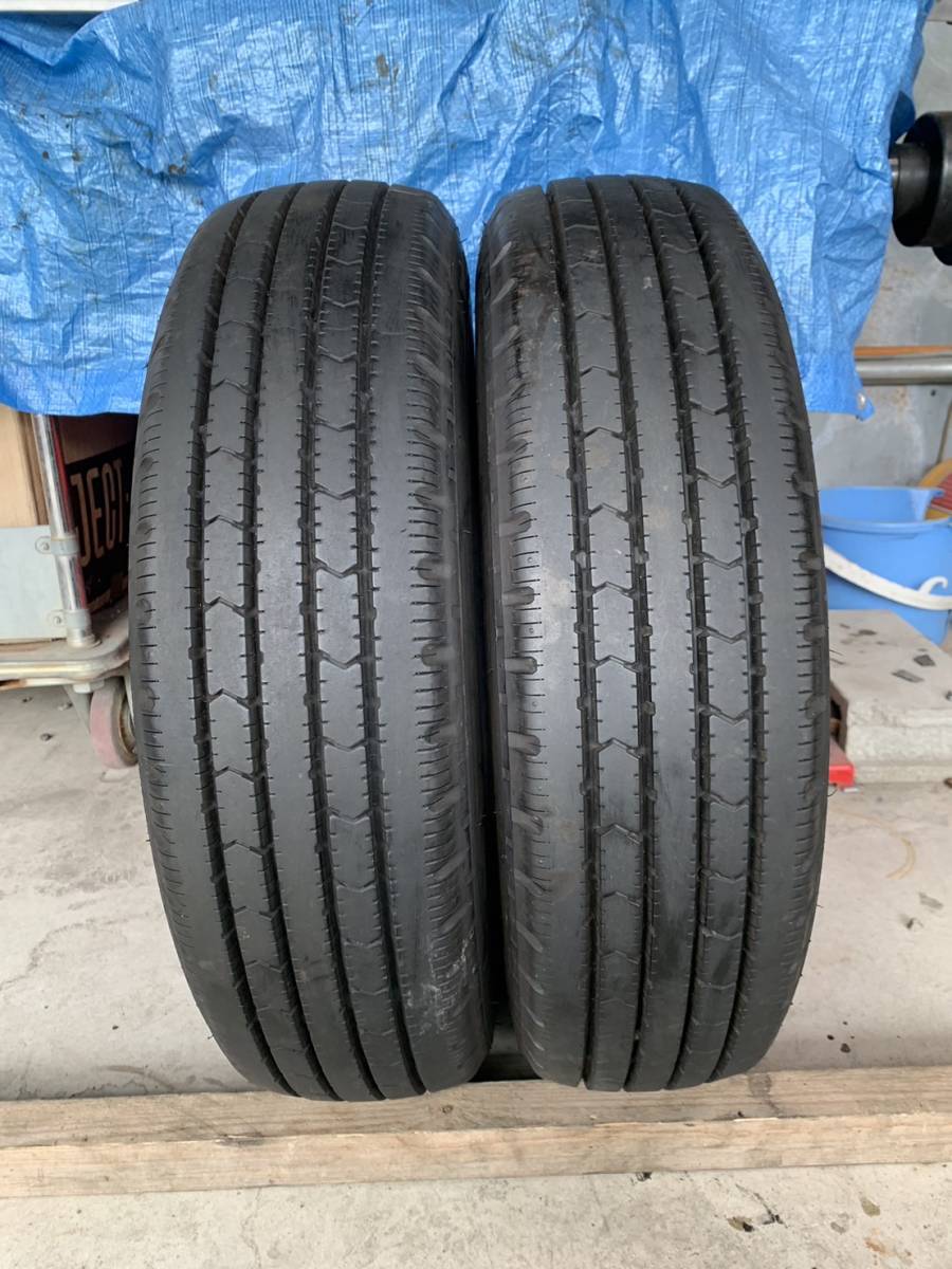 送料込み 195/75R15 BRIDGESTONE R202 10mm 22年製 中古 トラックタイヤ 2本