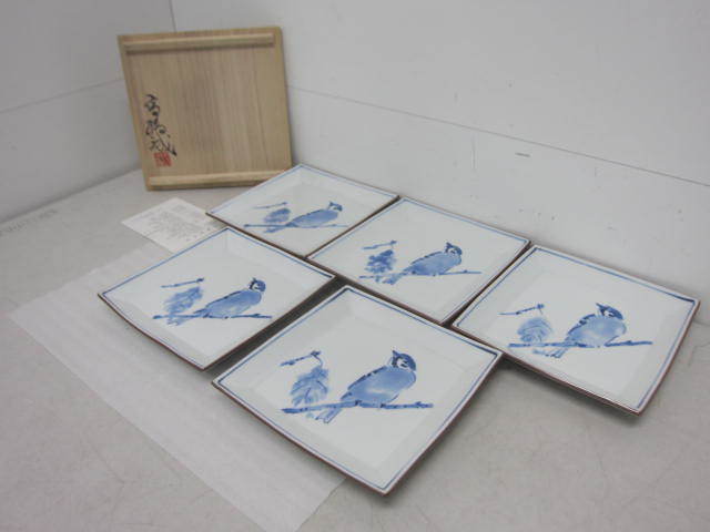 【定番人気，新品】 高橋誠 染付雀図四角組皿 角皿5客 共箱 栞 師 人間国宝藤本能道(染付)｜売買されたオークション情報、yahooの商品情報をアーカイブ公開 - オークファン 陶磁一般