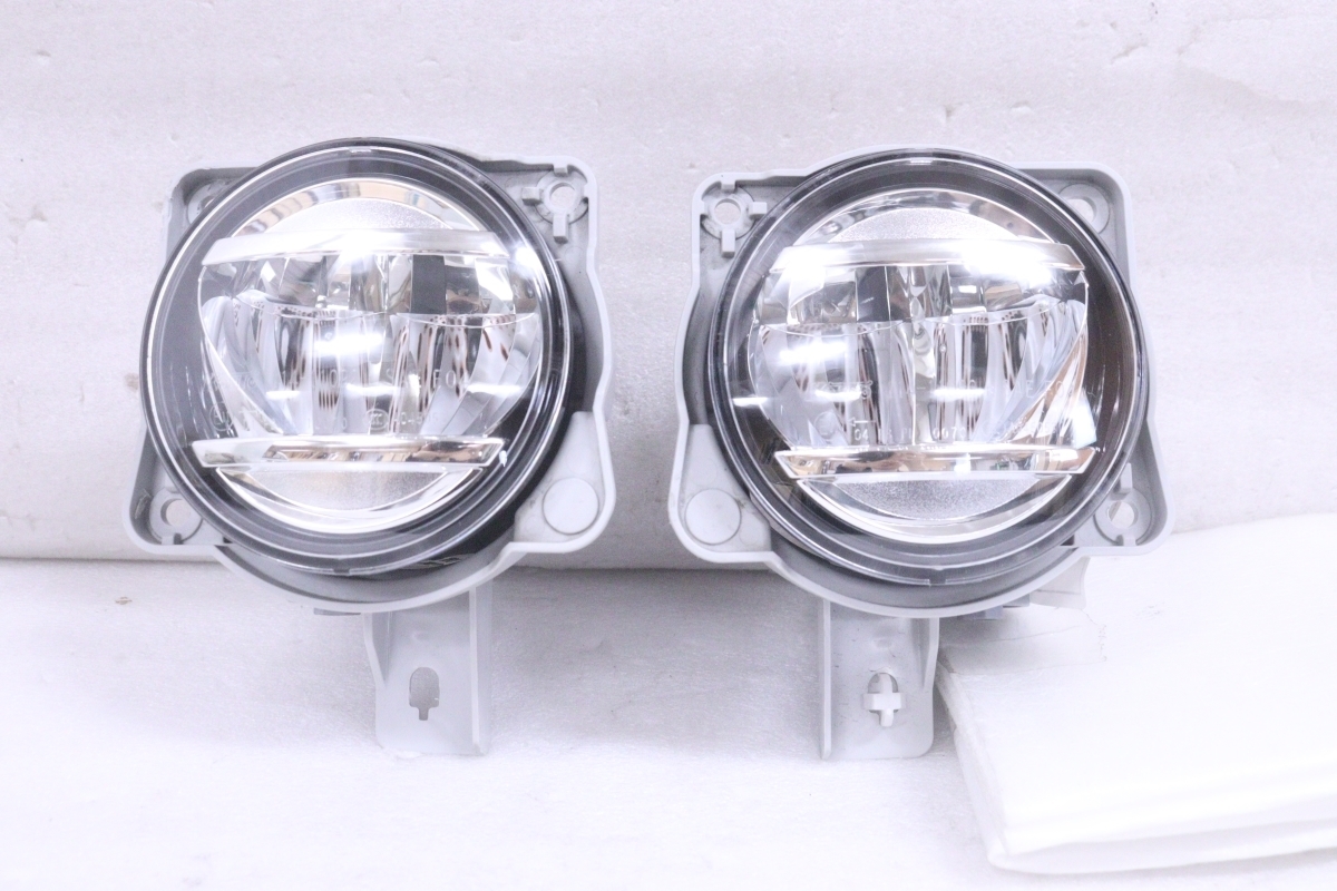 38-1756★美品★LED A200A ライズ Z★左右フォグランプ KOITO 114-11092 打刻:ム 純正★トヨタ A200S ロッキー (RO)