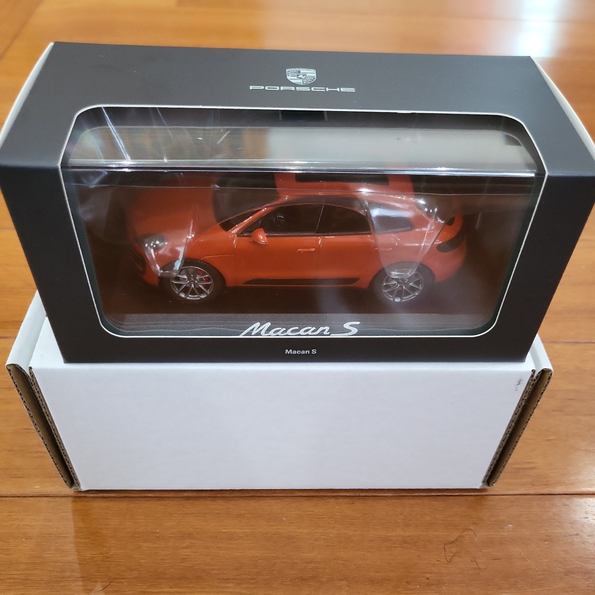 マカン ミニカー 1⁄43 ポルシェ | GTS ミニチャンプス S ポルシェ特注 