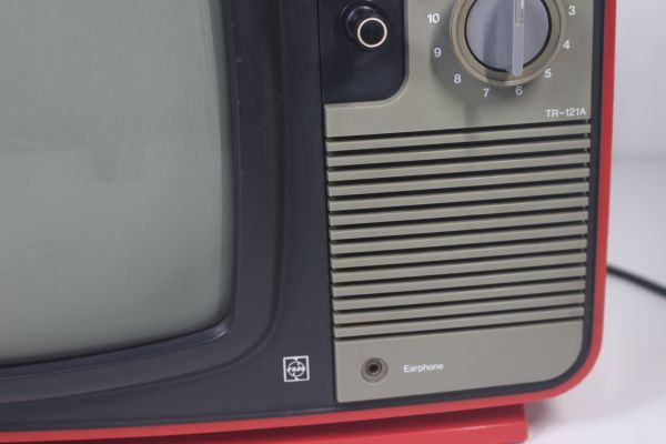 白黒テレビ　昭和レトロ　アンティーク 昭和レトロ/National/ナショナル白黒テレビ モダンデザイン 赤 1973年