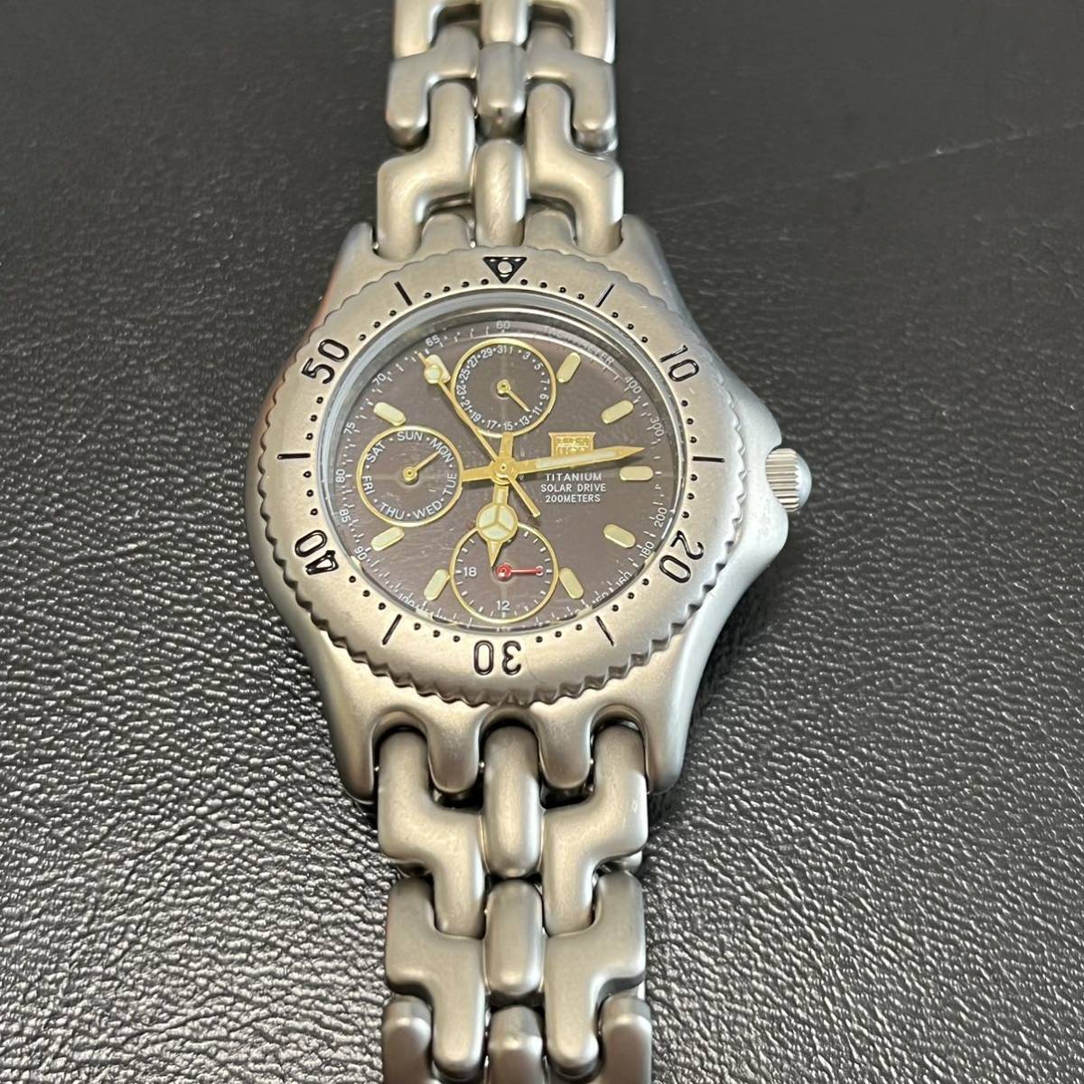 稼動品　エルジン　ELGIN　チタニウム　ソーラー　200m防水　クオーツ　腕時計　バンド調整可