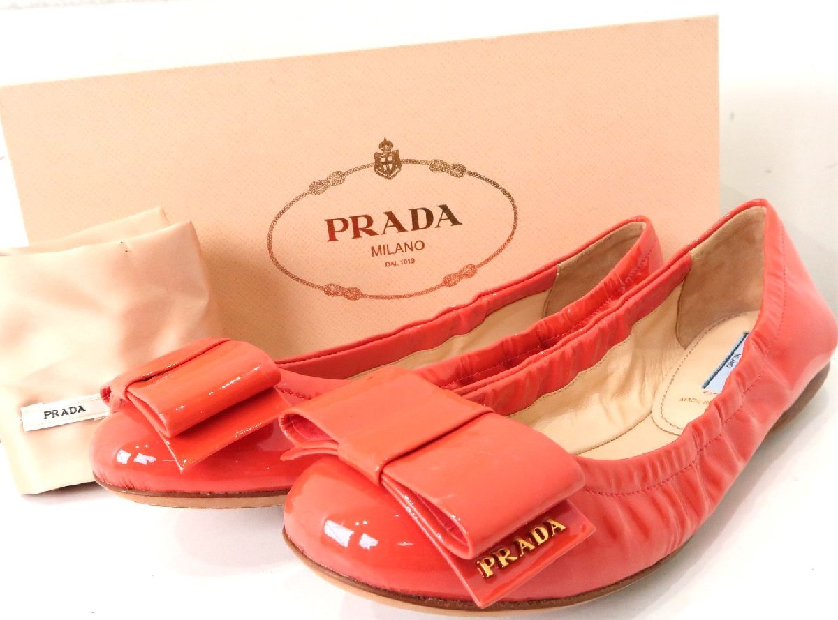 美品PRADA ゴールド フラットシューズ バレエシューズ PRADAロゴ入り！未使用 美品 プラダ リボン フラットシューズ 36