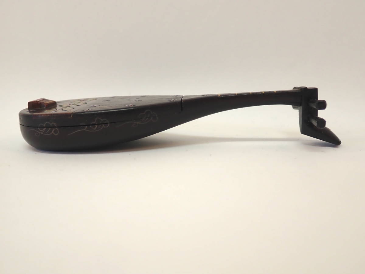川崎鳳嶽作 正倉院形四弦琵琶香合 螺鈿黒檀紫檀材造 共箱 H2.1×W12.1