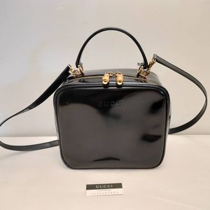 最終お値下げ美品ビンテージグッチ GUCCI ハンドバッグGG ロゴ 黒エナメル グッチ GUCCI バッグ ハンドバッグ パテント レザー GG ロゴ 黒