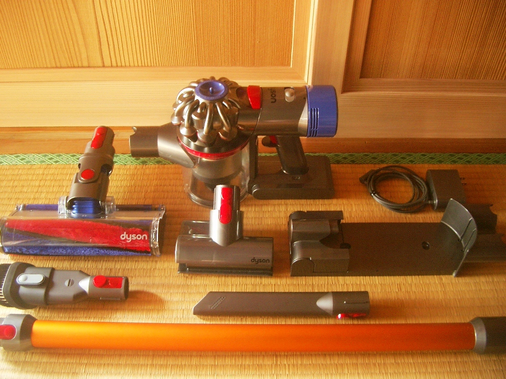 美品 ダイソン掃除機 SV10 V8Fluffy モーターヘッド 純正バッテリー  