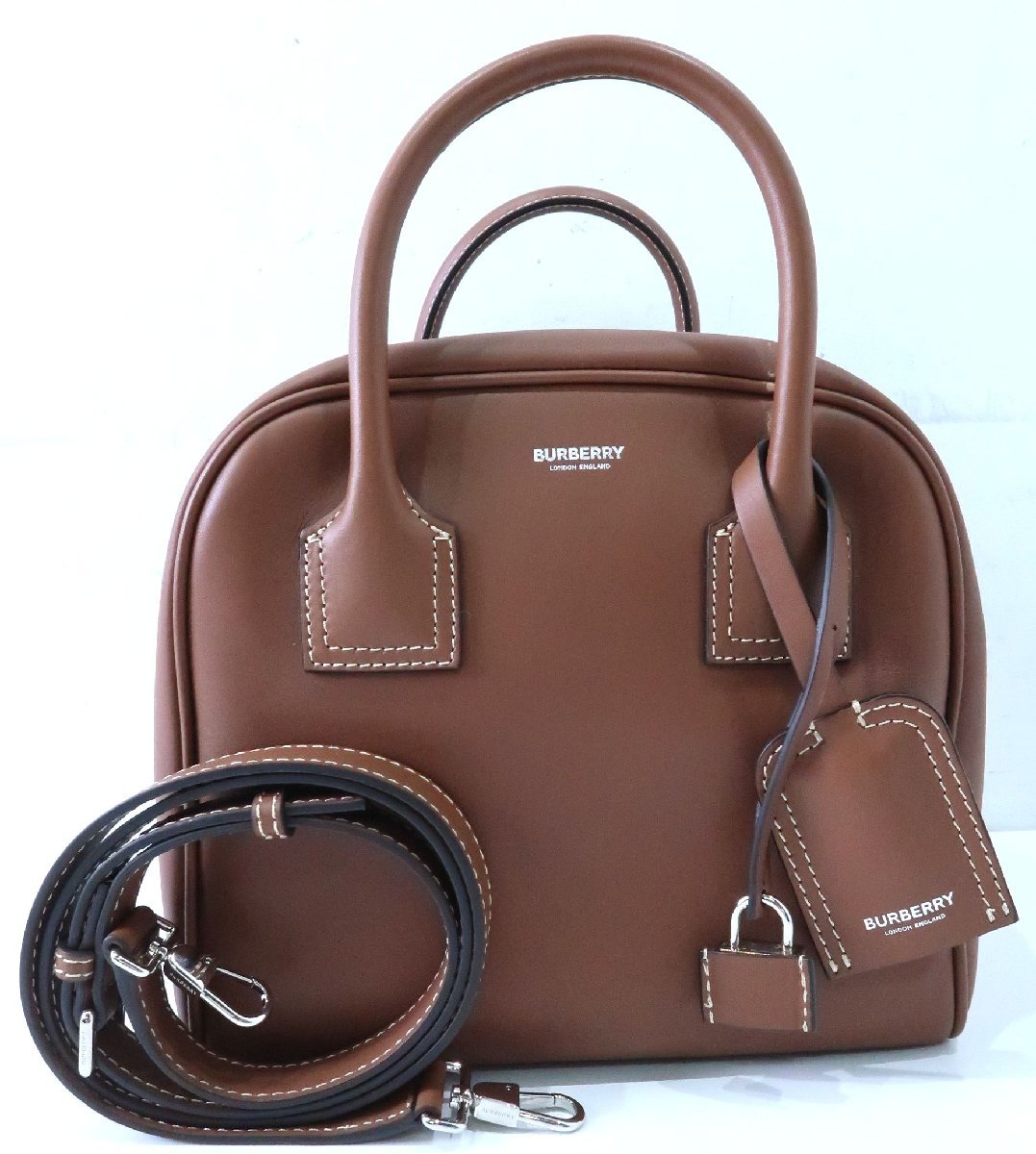 定価22万円ほど 美品 バーバリー 8015914 キューブバッグ 2WAY ミニ 
