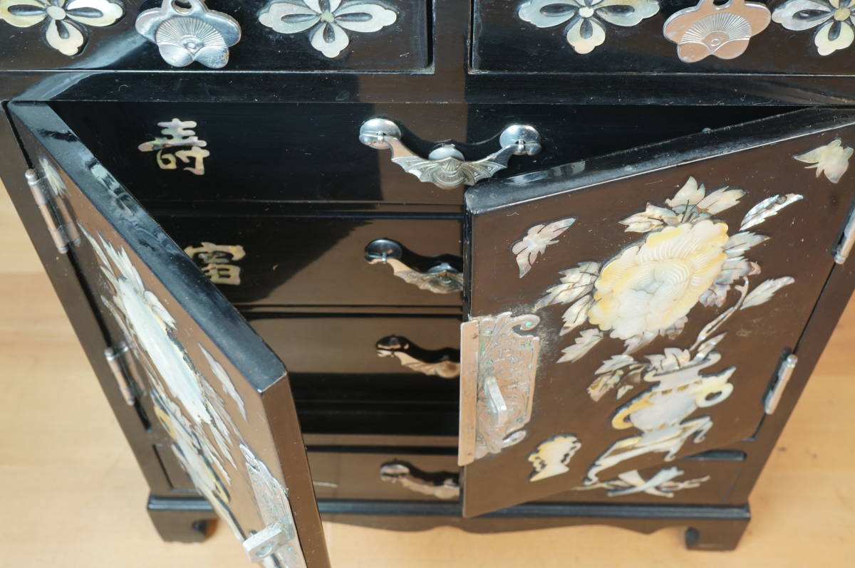 韓国 黒漆 青貝螺鈿細工 小引出 観音開 5段 鍵付 ◇ 飾り棚 箪笥 抽斗