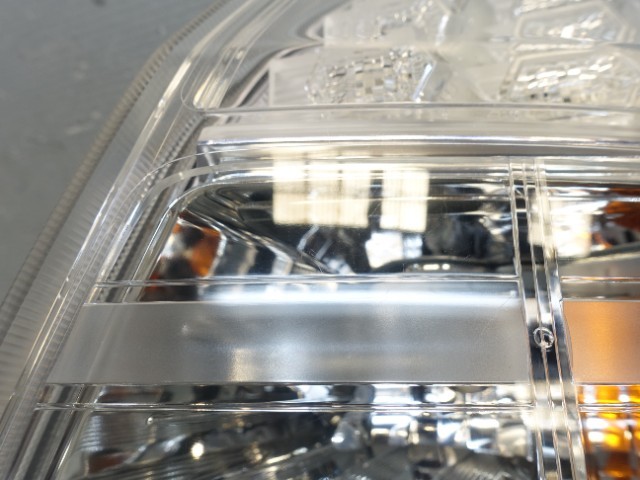 7453　ホンダ　フィット　GP1　テールライト右　テールランプ右　P9883 ホンダ フィット | 上級 右テールランプ PARTS（黄金