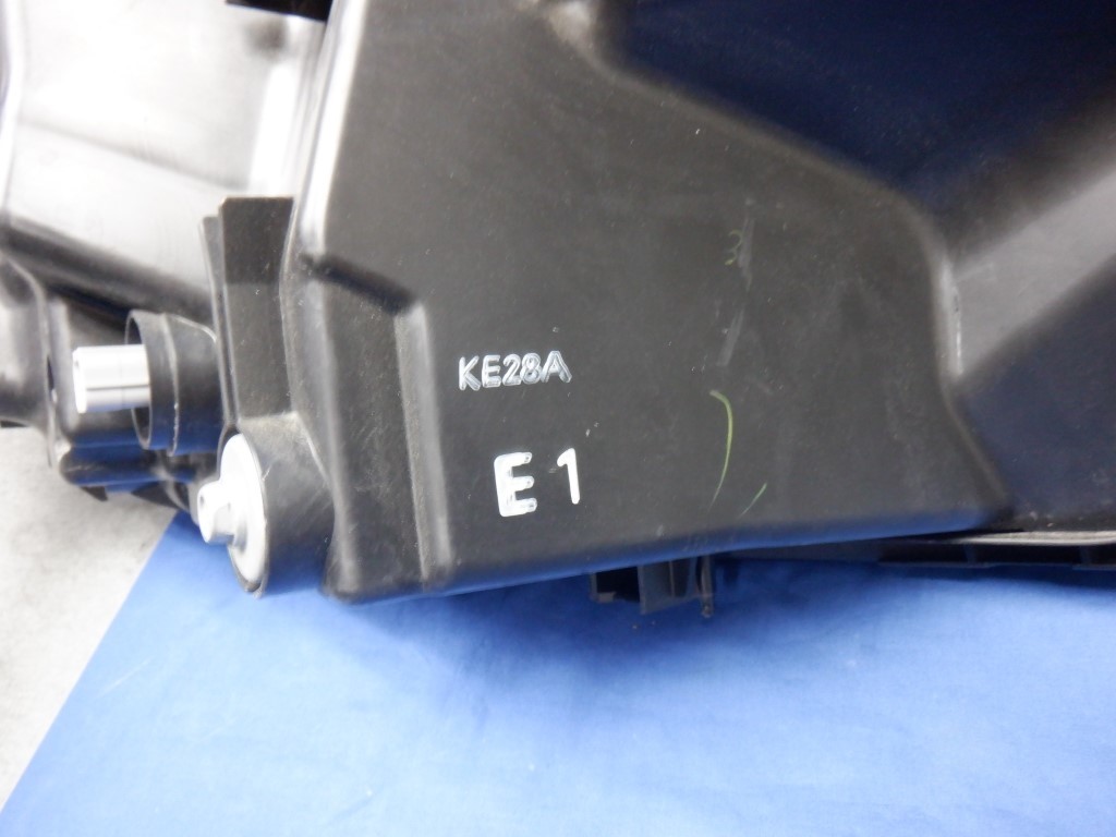 シャトル GK8/GK9/GP7/GP8 左ヘッドライト LED W2386 刻印：E1 (Y8620