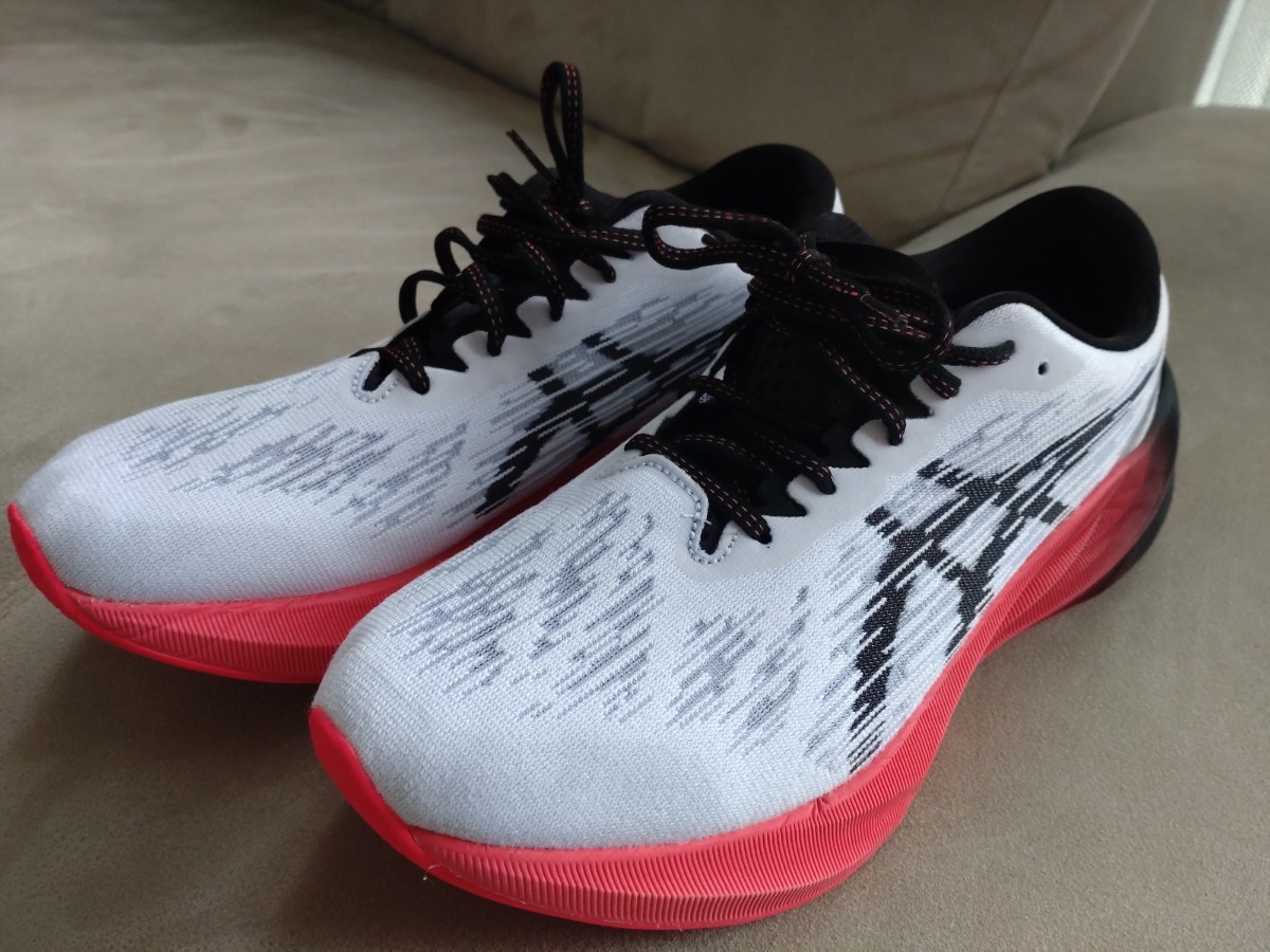 アシックス ASICS NOVABLAST 3 WIDE ホワイト/ブラック 27.5