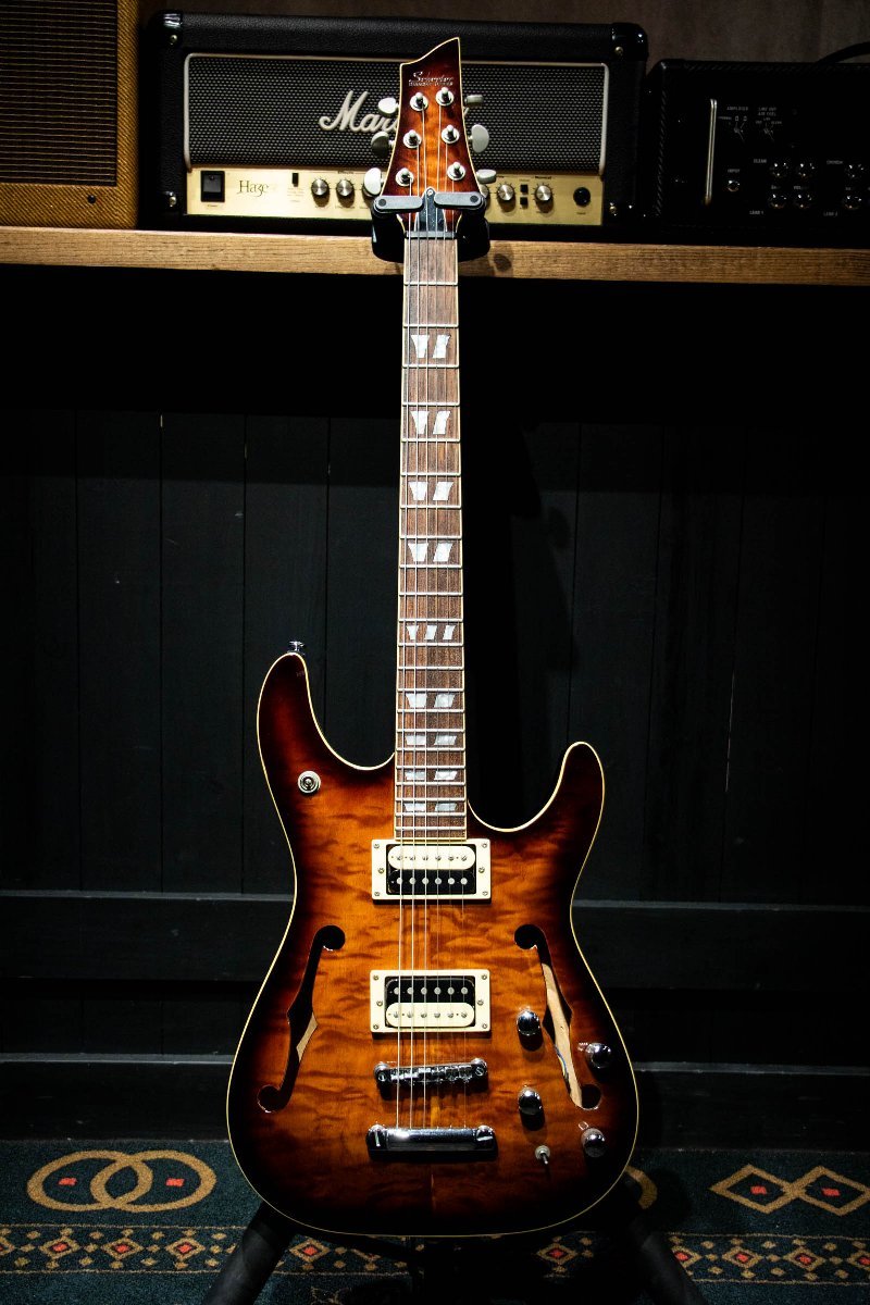 セミアコをお探しの方! Schecter 若かっ AD-C-1-E/A ピエゾ、美品