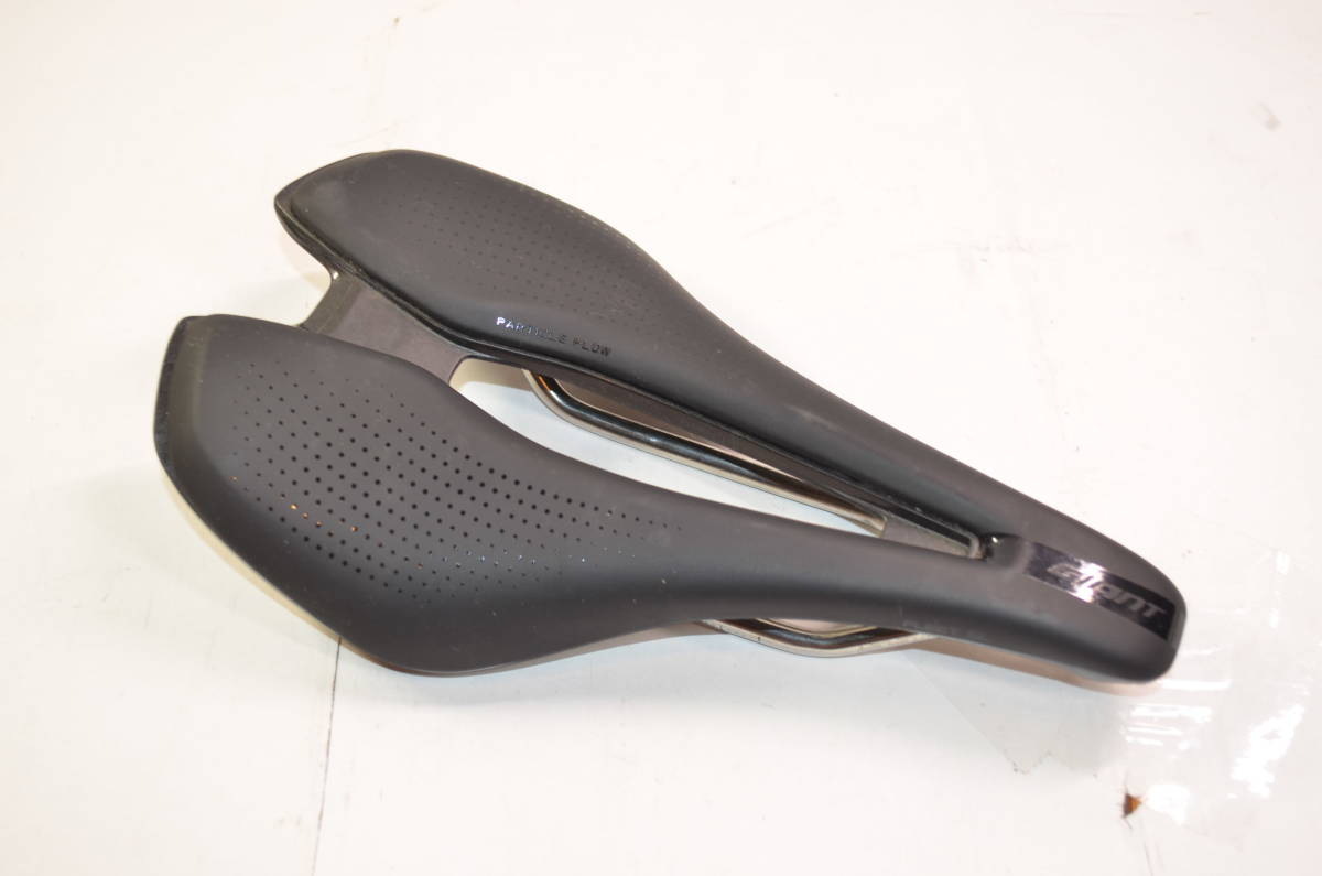 『新品未使用』GIANT FLEET SL サドル ジャイアント GIANT FLEET SL サドル - メルカリ