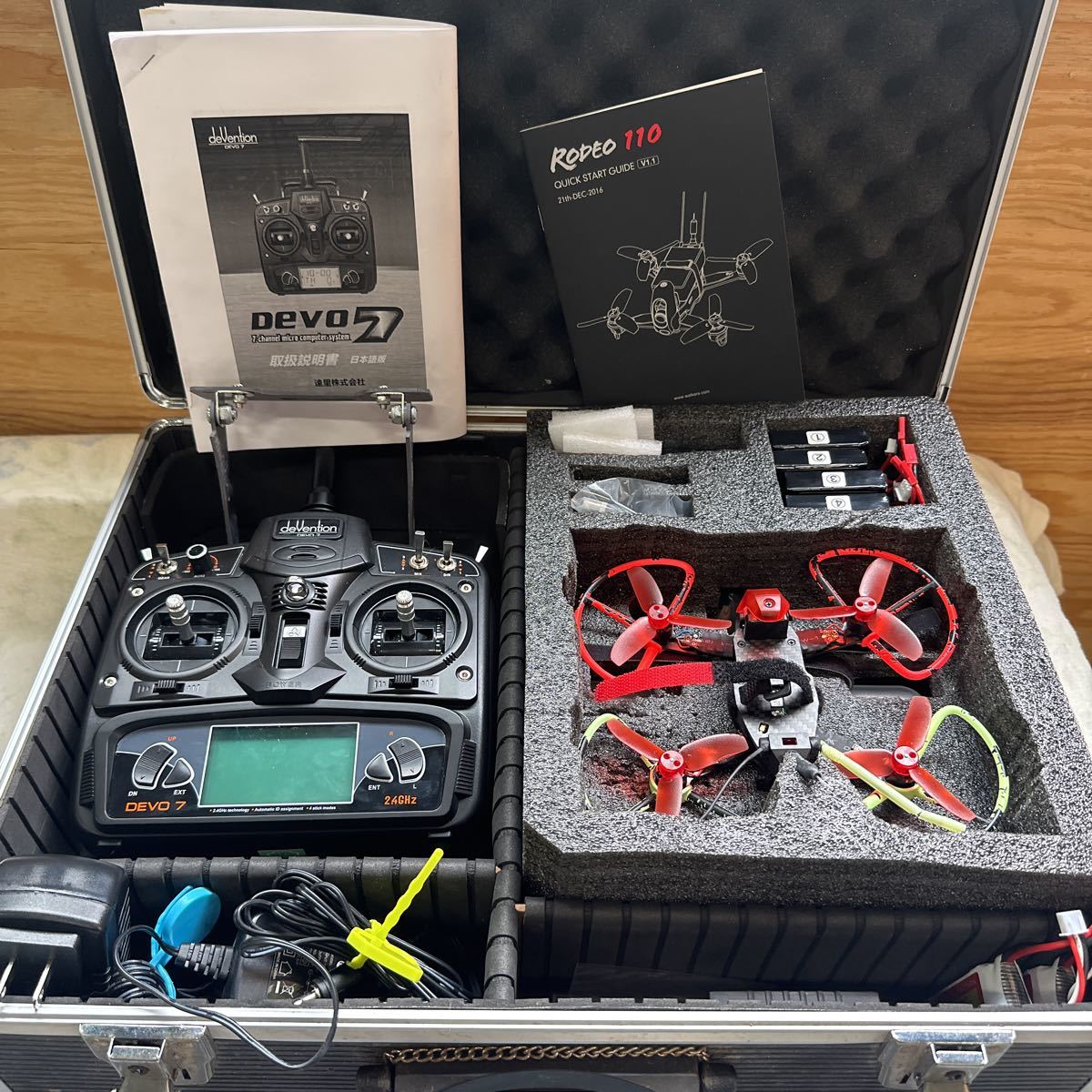 ドローン　ラジコン　DEVO7 rodeo110 モニター　色々セット　電源入る　使い方わからない　画像のもの全て　アタッシュケース付き　