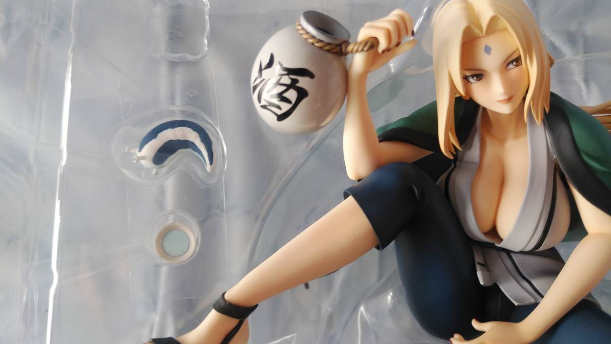 完成品】メガハウス○NARUTOギャルズ綱手Ver2○難アリ開封品(コミック