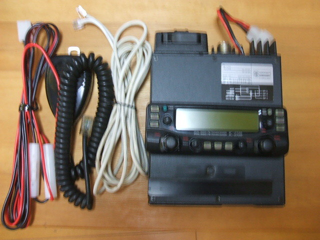 ICOM アイコム IC-2720（20W）144/430MHz デュアルバンドモービル機