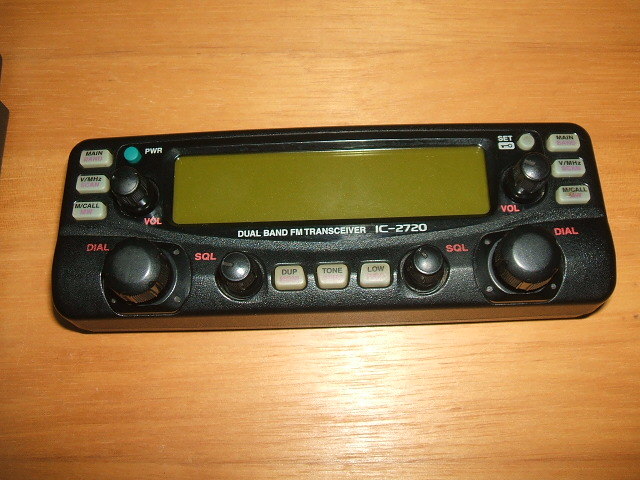 ICOM アイコム IC-2720（20W）144/430MHz デュアルバンドモービル機